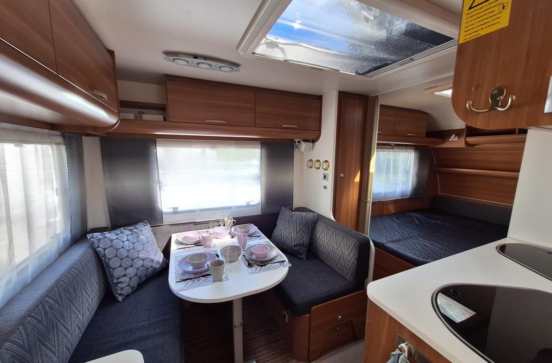 Asuntovaunu sis&auml;&auml;ntulo