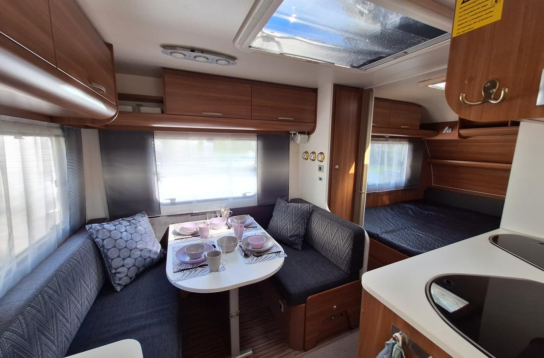 Asuntovaunu sis&auml;&auml;ntulo